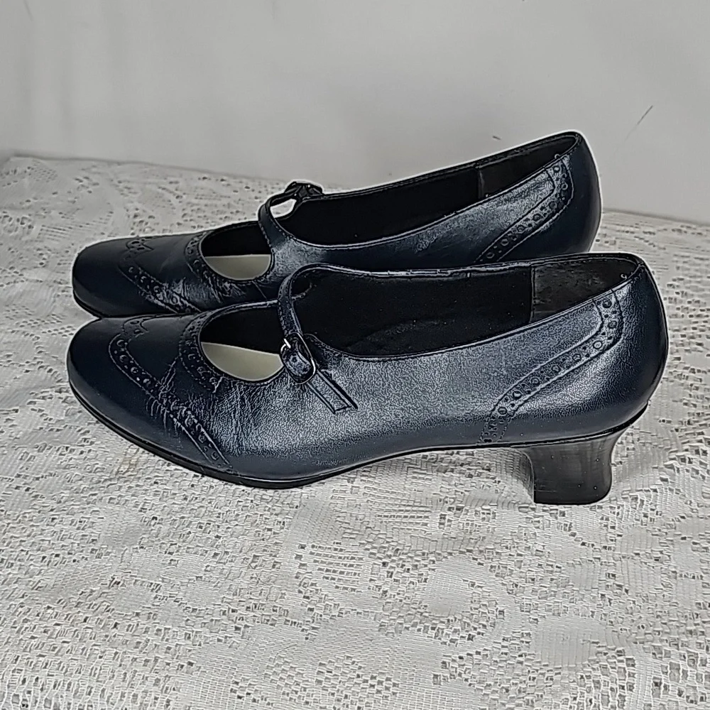 Munro American leather mary jane wingtip kitten heeled blue high heels sz 9 - Picture 4 of 7